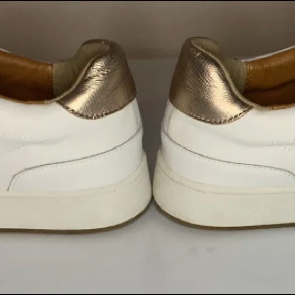 Lucky Brand Sneakers, Size 8, White with gold trim - Picture 9 of 9